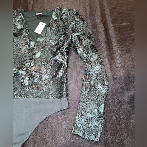 Express Lace Embroidered V-Neck Long Sleeve Thong Bodysuit - Picture 4 of 9